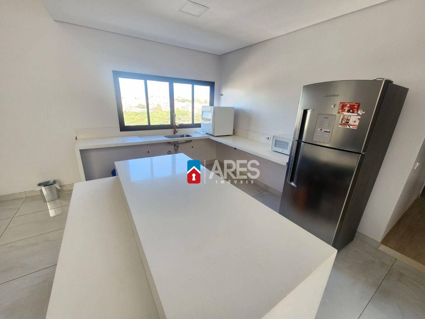 Casa de Condomínio à venda com 3 quartos, 318m² - Foto 3