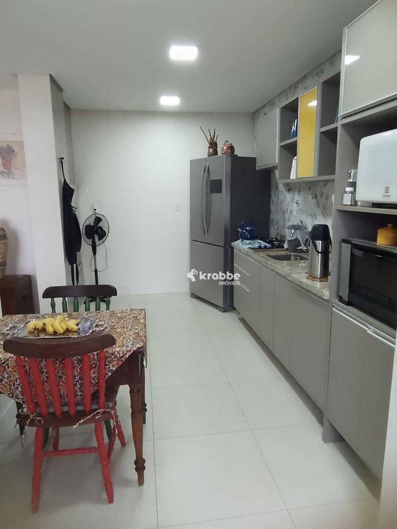 Apartamento à venda com 3 quartos, 97m² - Foto 4