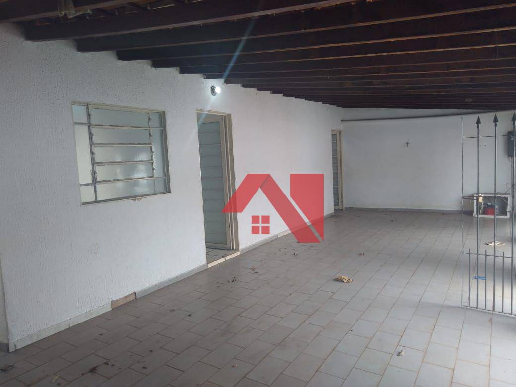 Casa à venda com 3 quartos, 110m² - Foto 2