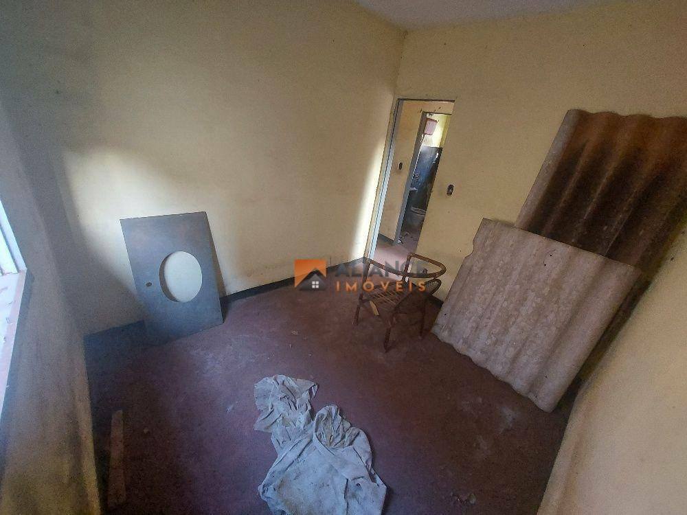 Casa à venda com 3 quartos, 2M2 - Foto 8