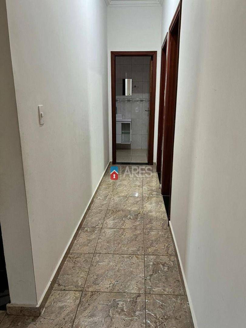 Casa para alugar com 3 quartos, 460m² - Foto 31