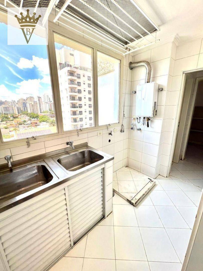 Apartamento para alugar com 3 quartos, 222m² - Foto 25