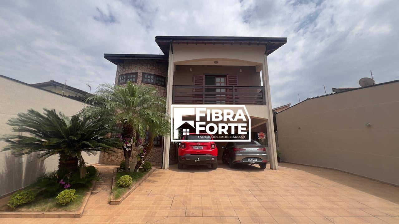 Casa, 3 quartos, 259 m² - Foto 1