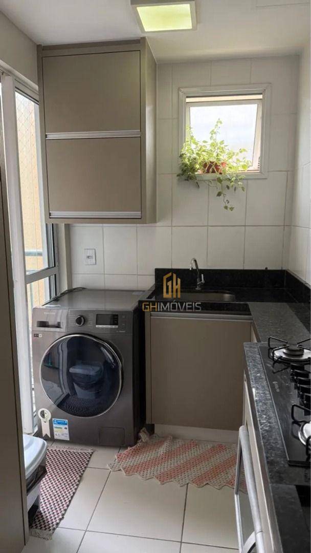 Apartamento à venda com 2 quartos, 64m² - Foto 4