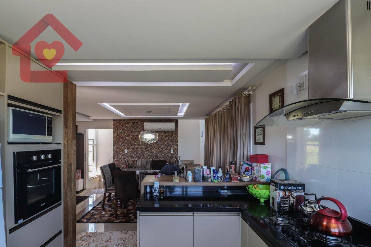 Casa à venda com 3 quartos, 226m² - Foto 27