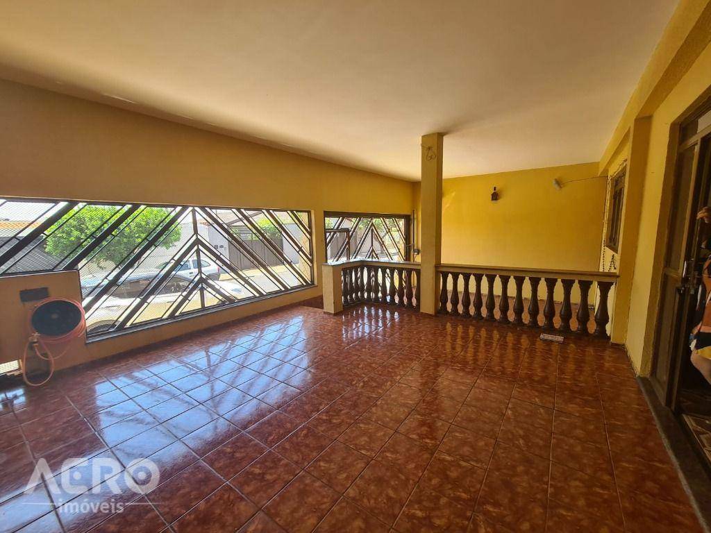 Casa à venda com 3 quartos, 200m² - Foto 18