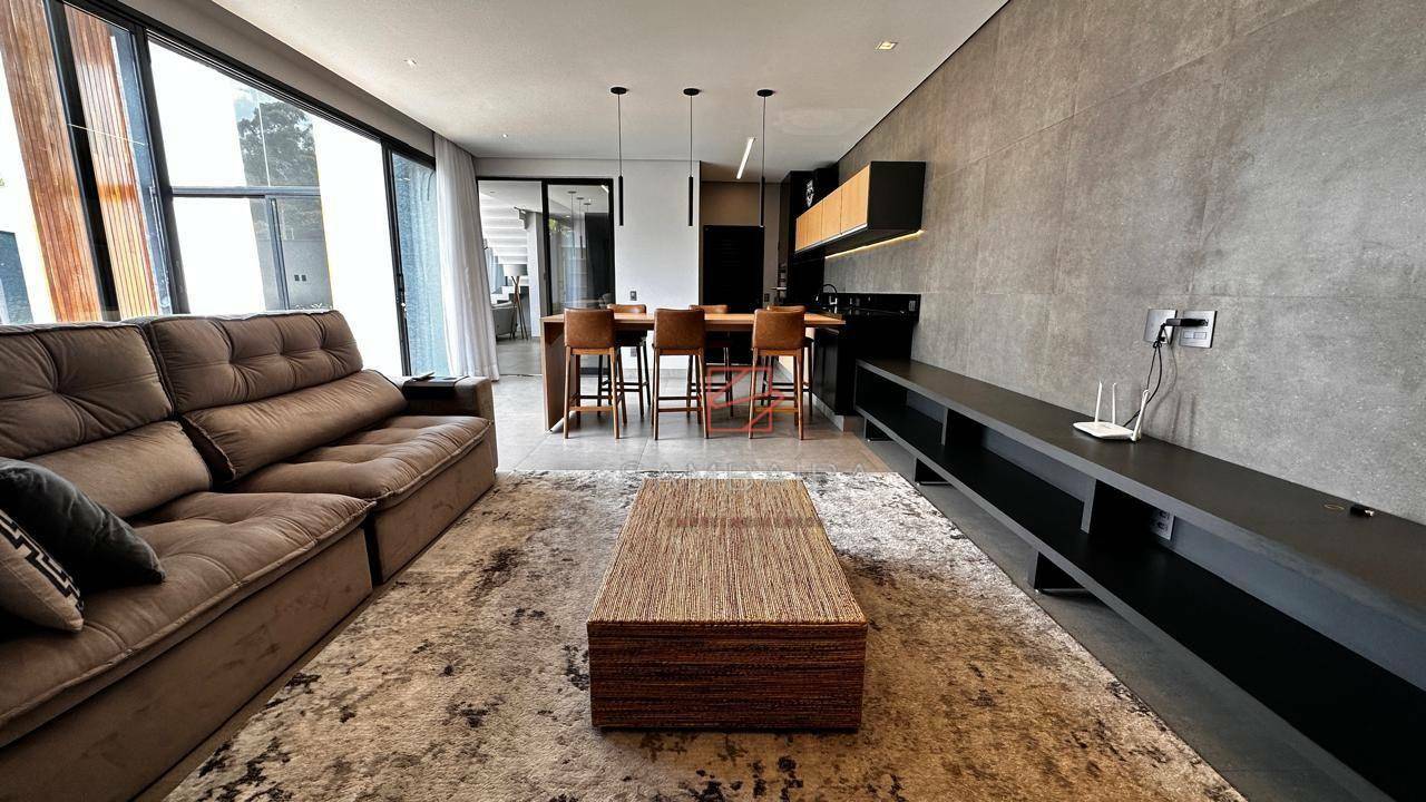 Casa de Condomínio para alugar com 3 quartos, 300m² - Foto 14