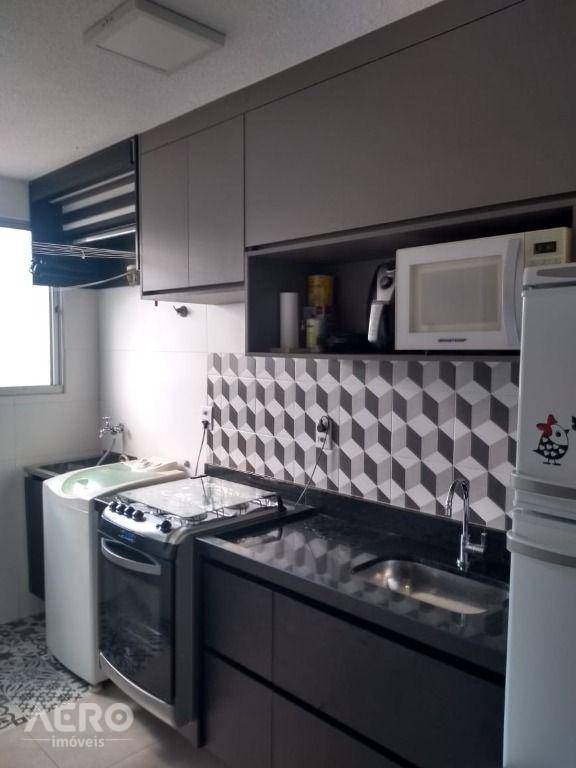 Apartamento à venda com 2 quartos, 42m² - Foto 3