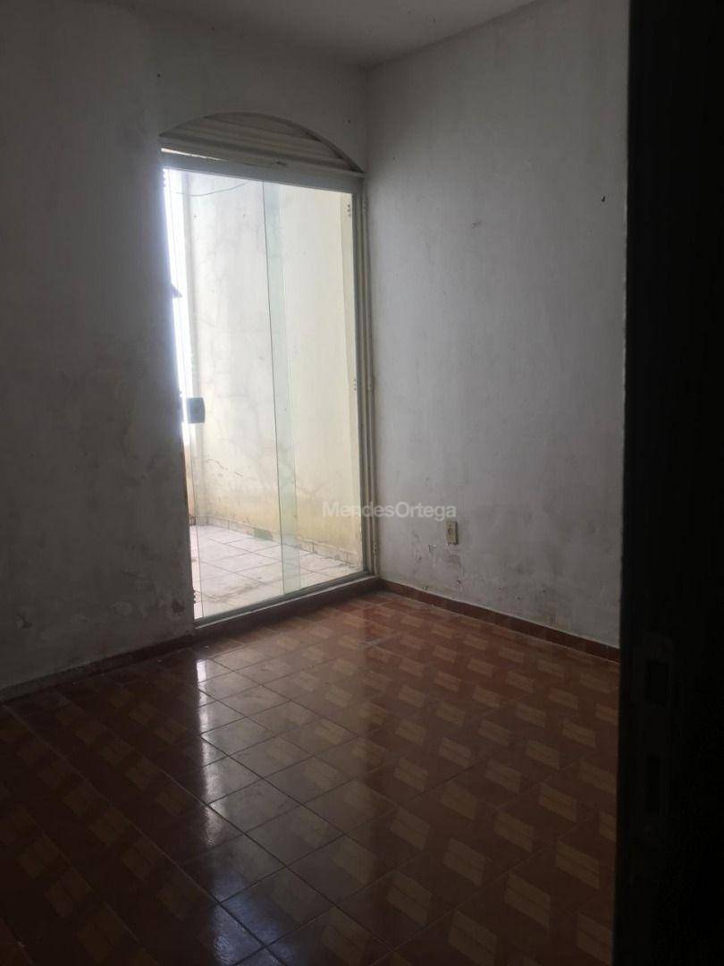 Casa à venda com 2 quartos, 216m² - Foto 13