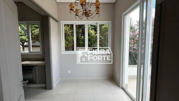 Casa de Condomínio à venda com 4 quartos, 320m² - Foto 3