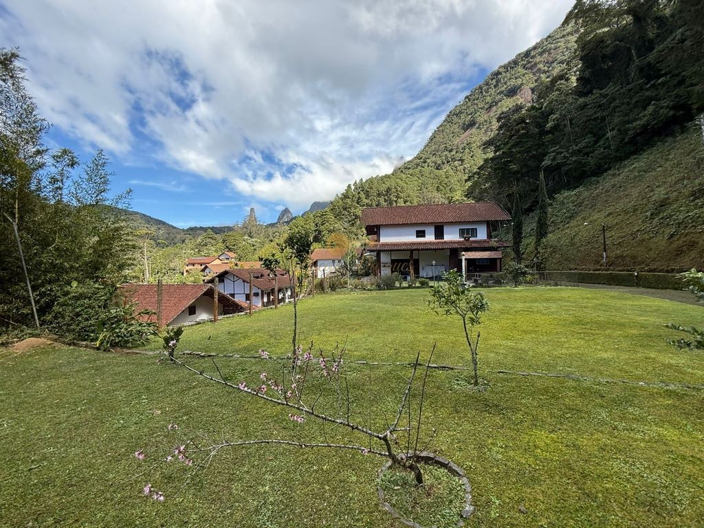 Casa de Condomínio à venda com 3 quartos, 320m² - Foto 4