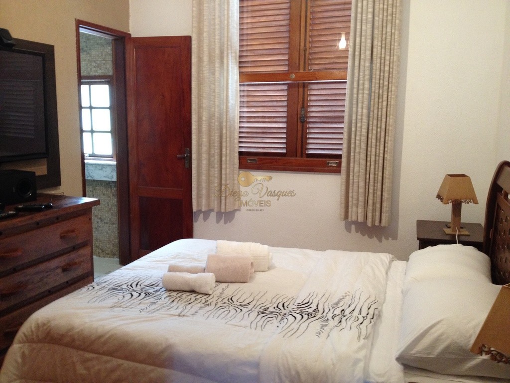 Casa à venda com 5 quartos, 271m² - Foto 32
