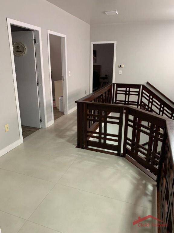 Casa à venda com 3 quartos, 320m² - Foto 21