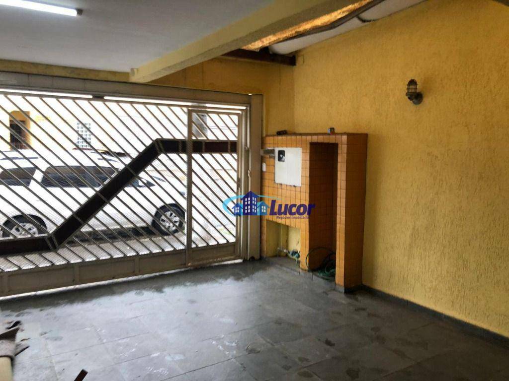 Sobrado à venda com 2 quartos, 220m² - Foto 1