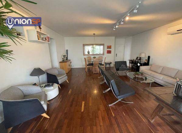 Apartamento à venda com 4 quartos, 210m² - Foto 1