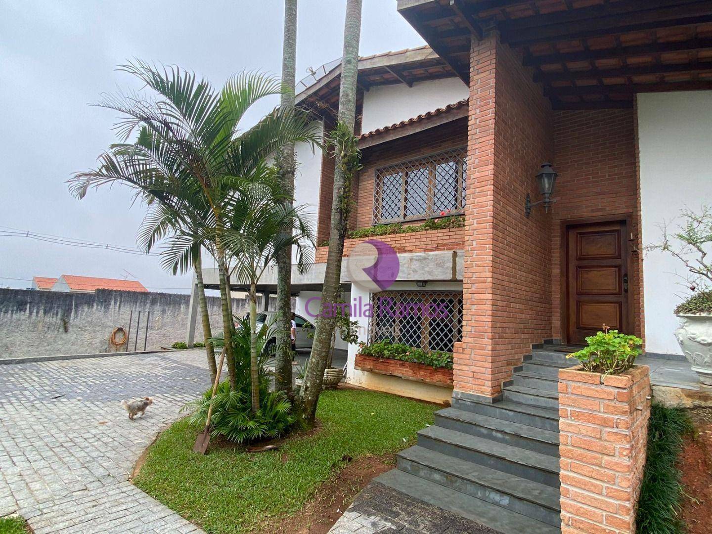 Casa para alugar com 4 quartos, 329m² - Foto 1