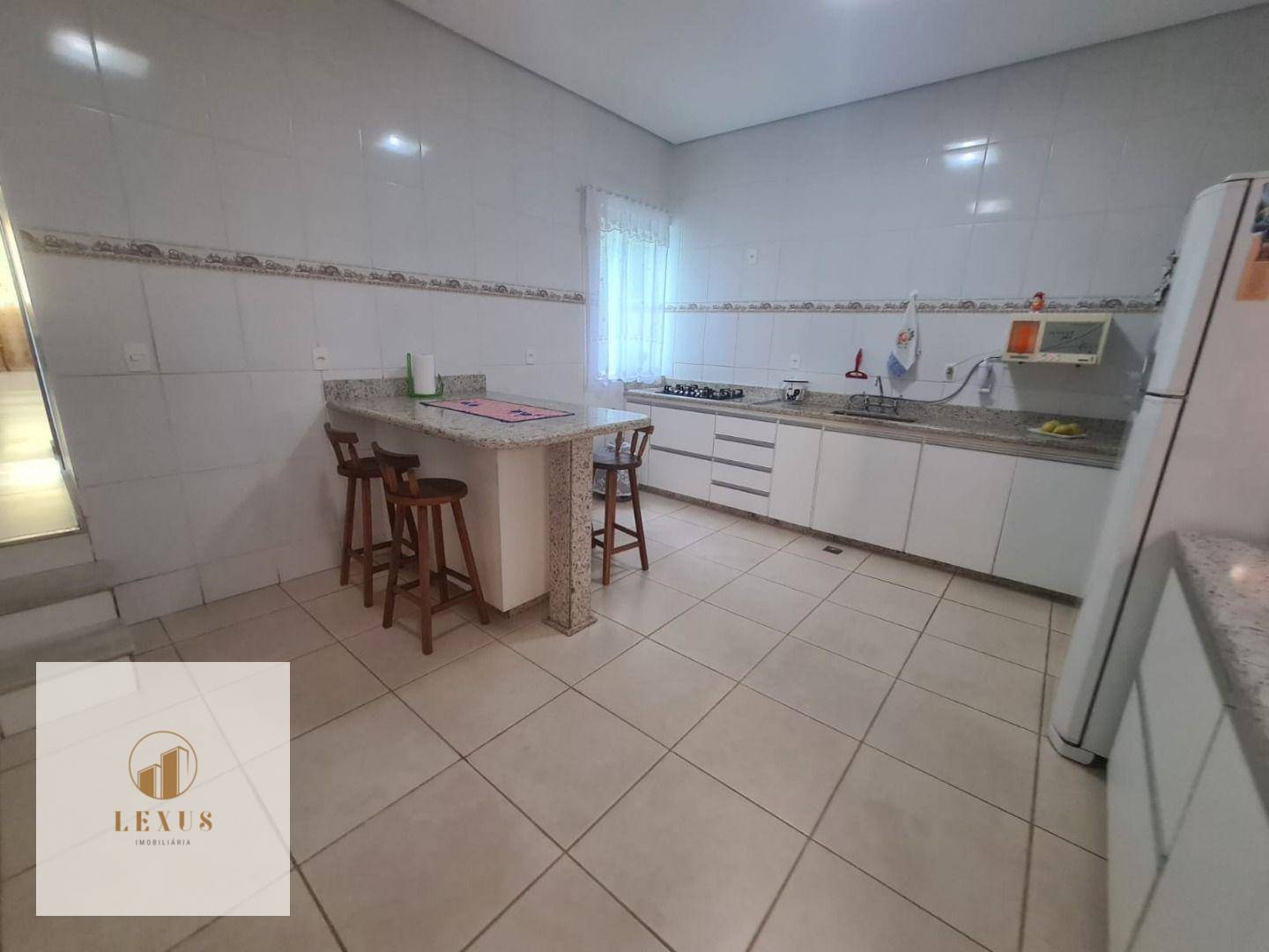 Casa à venda com 3 quartos, 250m² - Foto 19