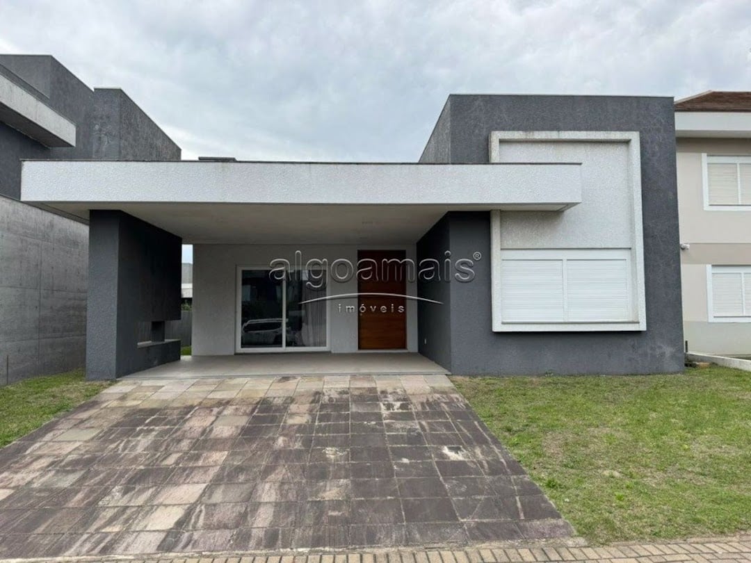 Casa de Condomínio à venda com 4 quartos, 225m² - Foto 1