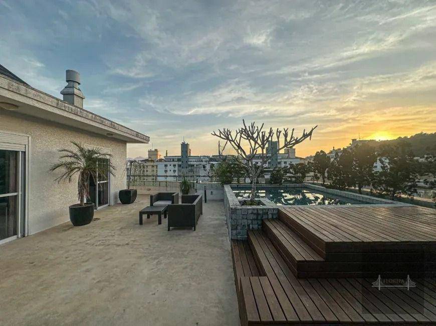 Cobertura, 3 quartos, 268 m² - Foto 4