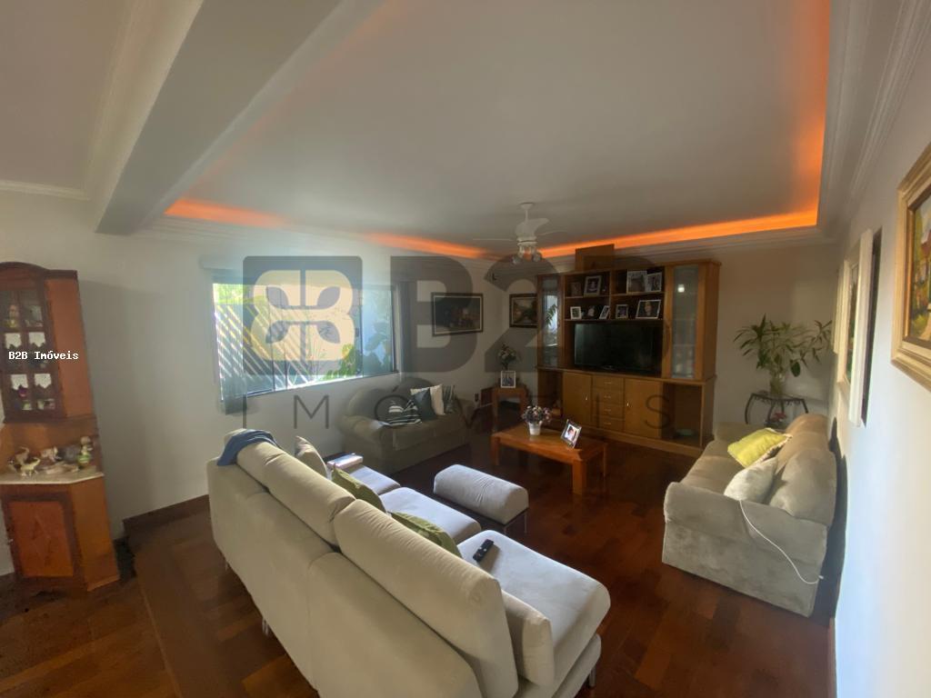 Casa à venda com 3 quartos, 328m² - Foto 6