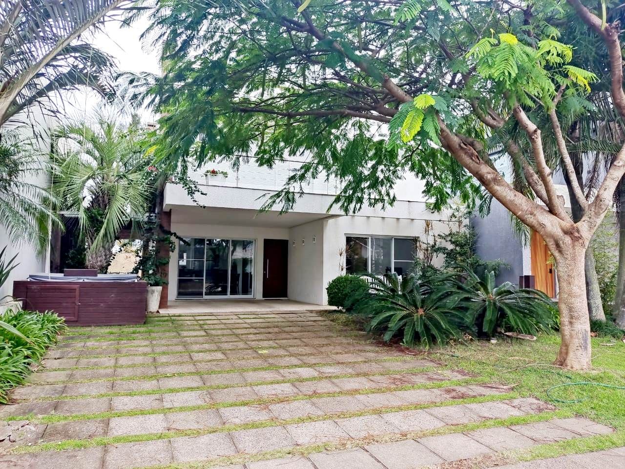 Casa de Condomínio à venda com 4 quartos, 265m² - Foto 1