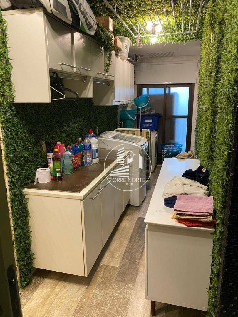 Apartamento à venda com 4 quartos, 210m² - Foto 29