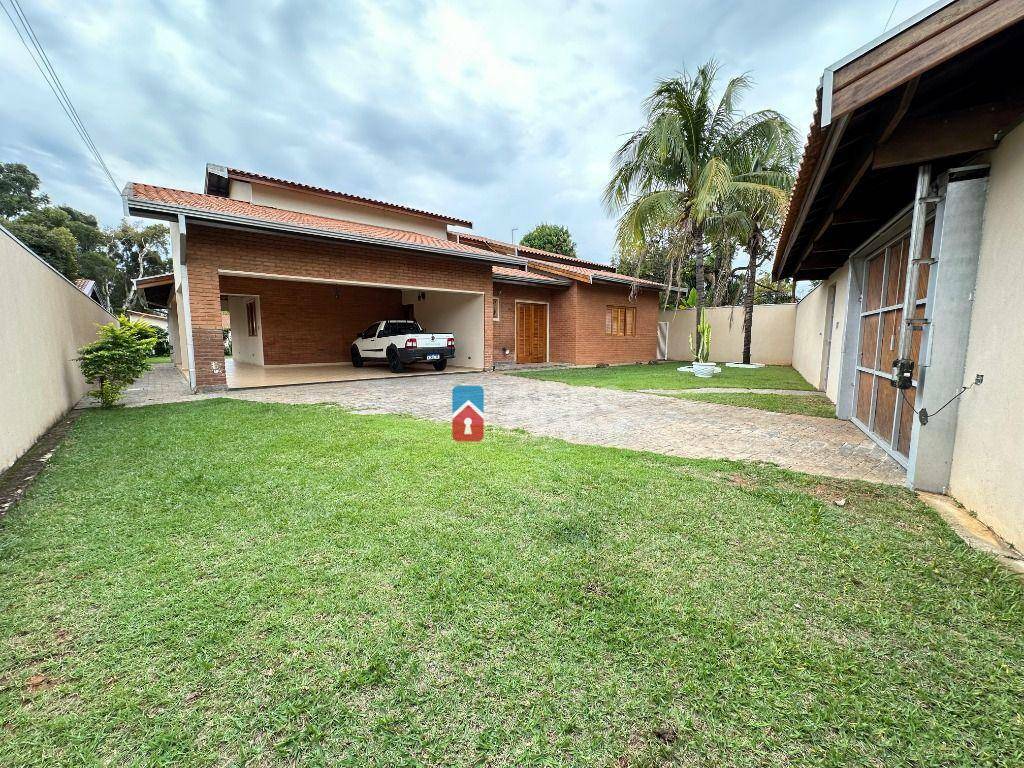 Casa para alugar com 3 quartos, 600m² - Foto 2