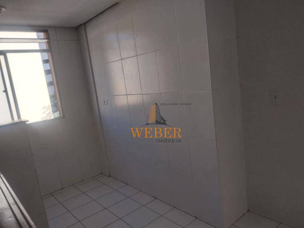 Apartamento à venda com 2 quartos, 46m² - Foto 2