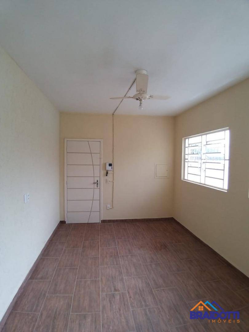 Chácara à venda com 3 quartos, 300m² - Foto 9