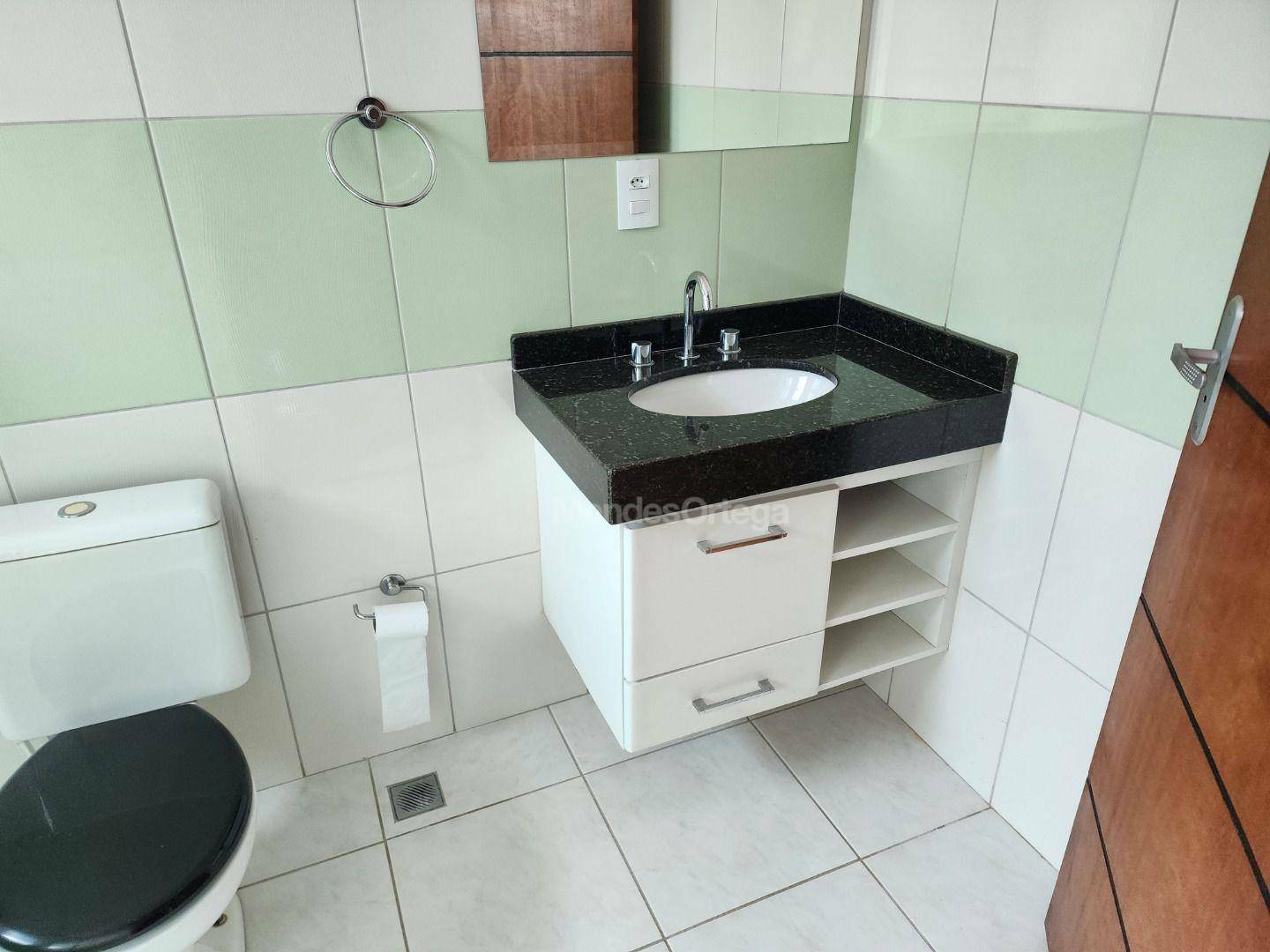 Casa de Condomínio para alugar com 3 quartos, 250m² - Foto 16