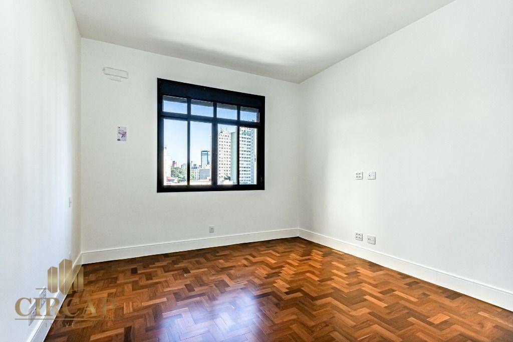 Apartamento à venda com 3 quartos, 212m² - Foto 12