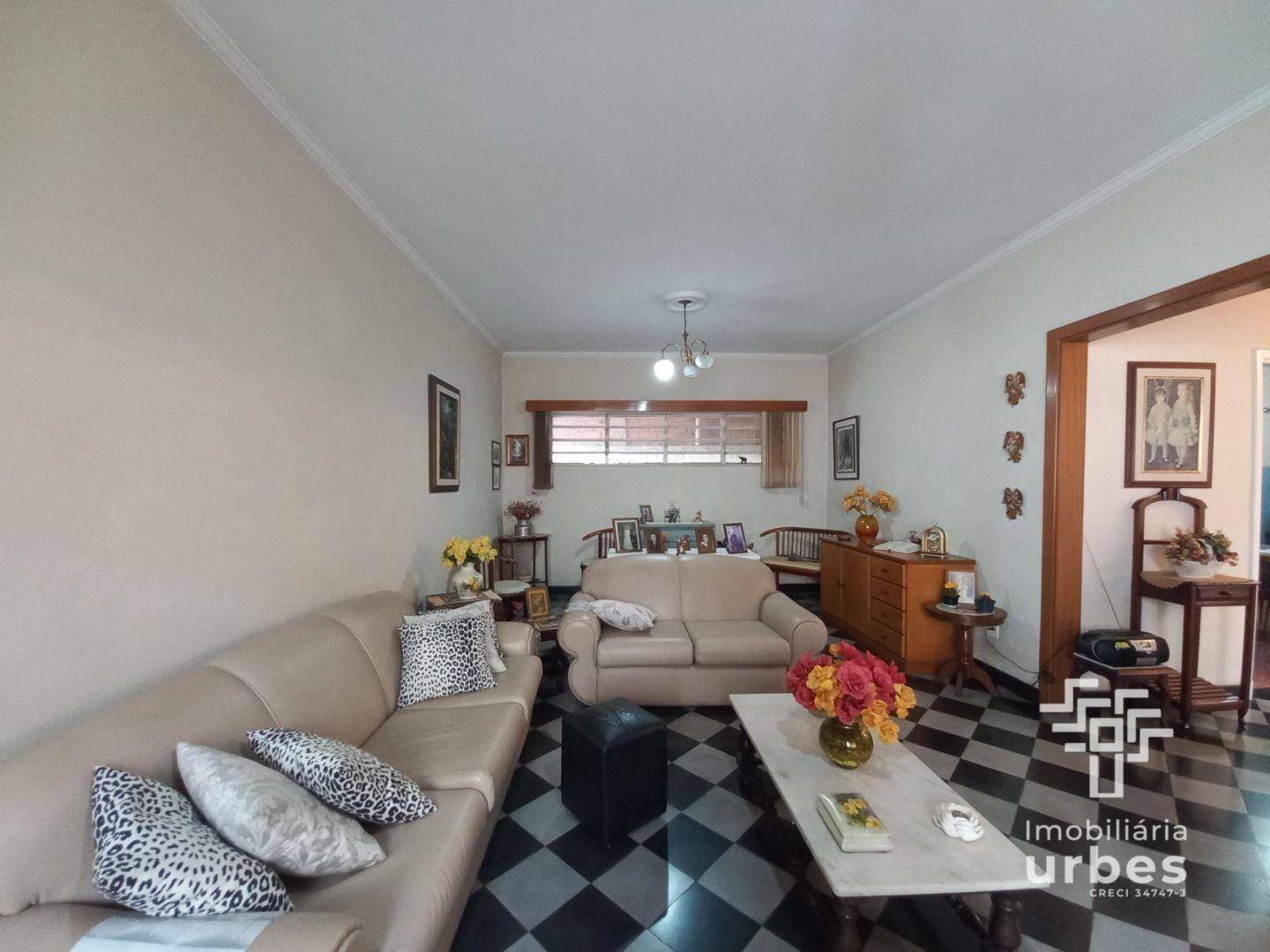 Casa à venda com 3 quartos, 232m² - Foto 11