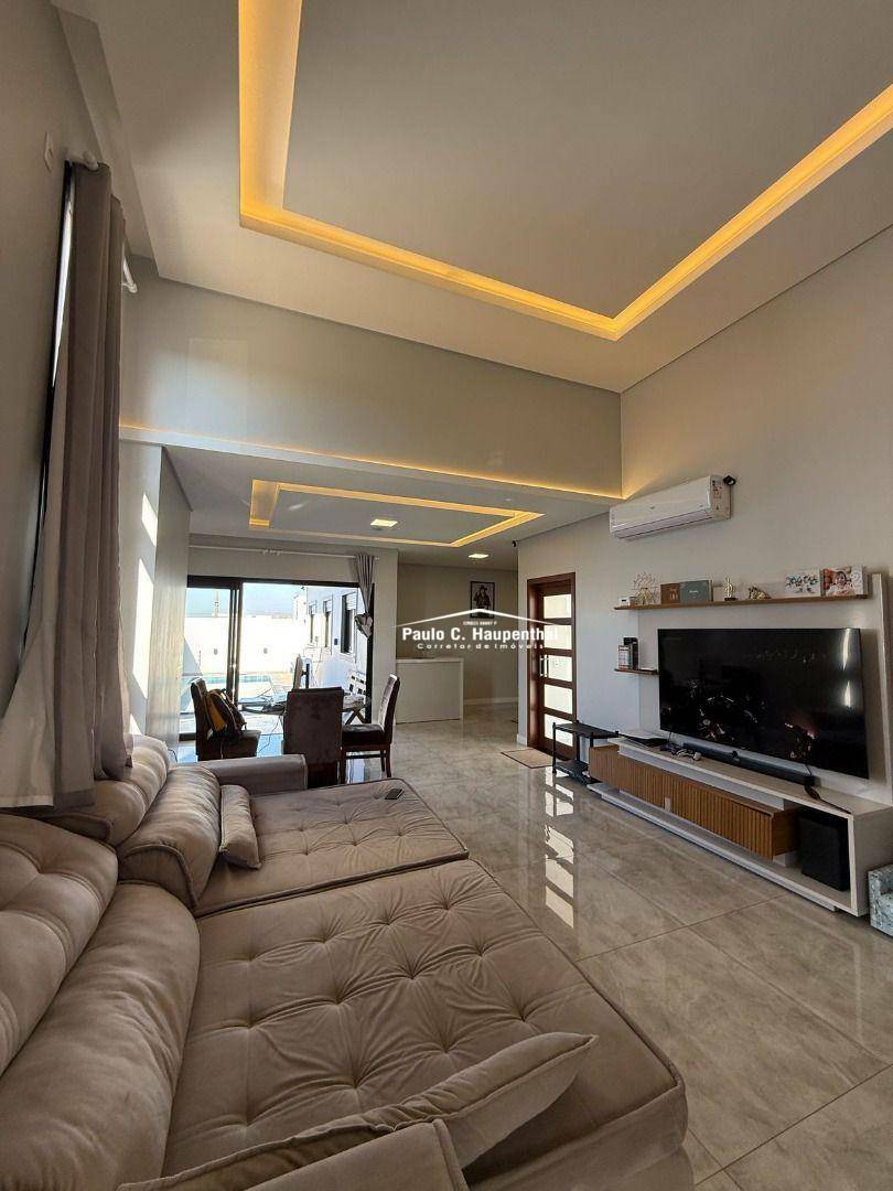 Casa à venda com 3 quartos, 166m² - Foto 7