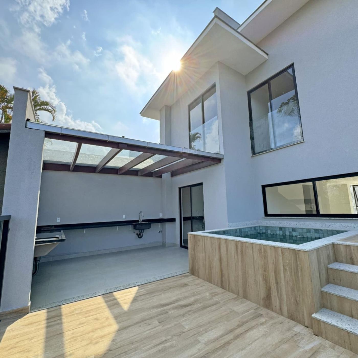 Casa à venda com 5 quartos, 262m² - Foto 18