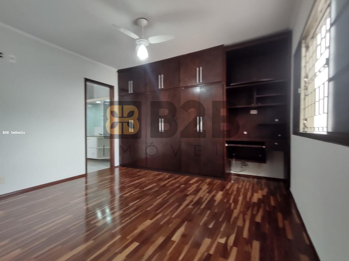 Casa à venda com 3 quartos, 200m² - Foto 9