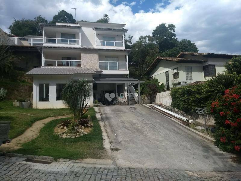 Casa de Condomínio à venda com 4 quartos, 420m² - Foto 1