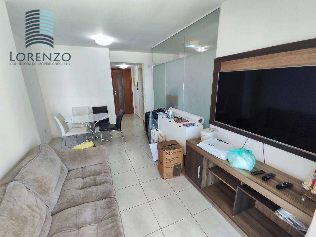 Apartamento para alugar com 2 quartos, 75m² - Foto 11