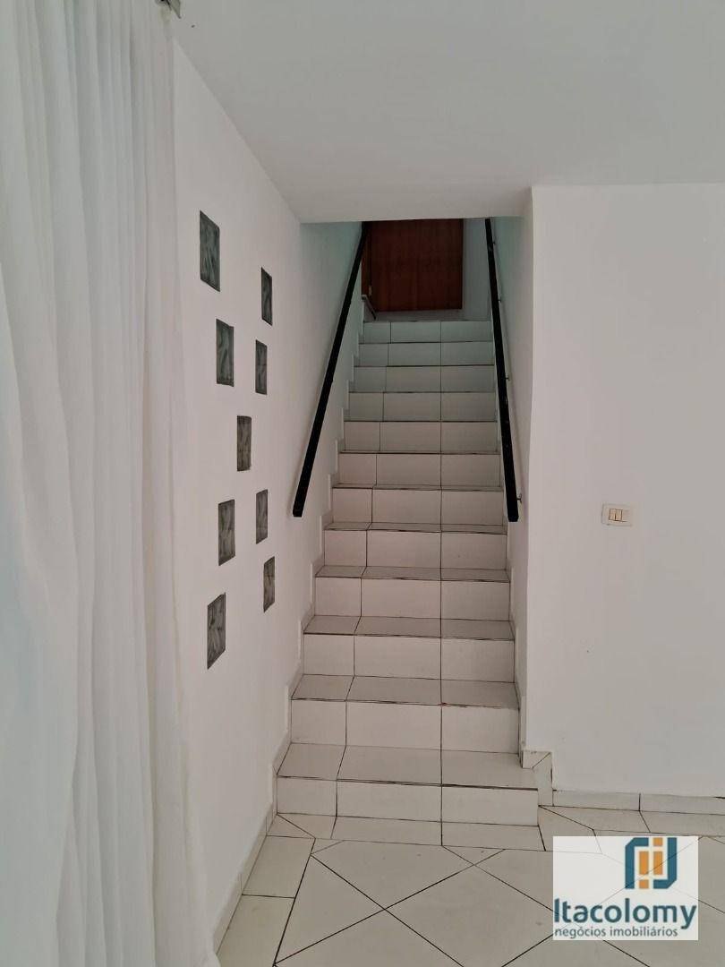 Casa de Condomínio para alugar com 3 quartos, 280m² - Foto 31