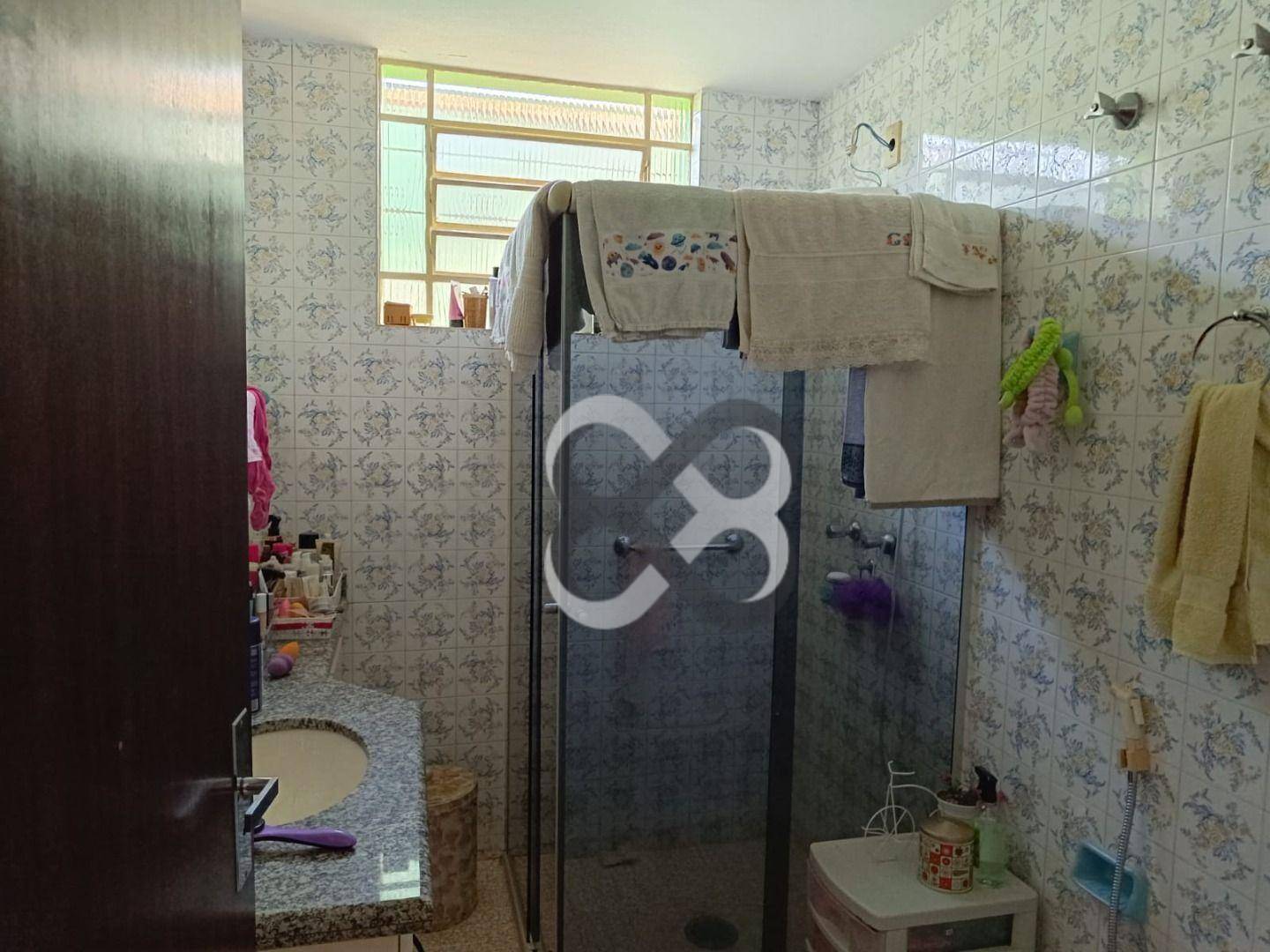 Casa à venda com 4 quartos, 217m² - Foto 15