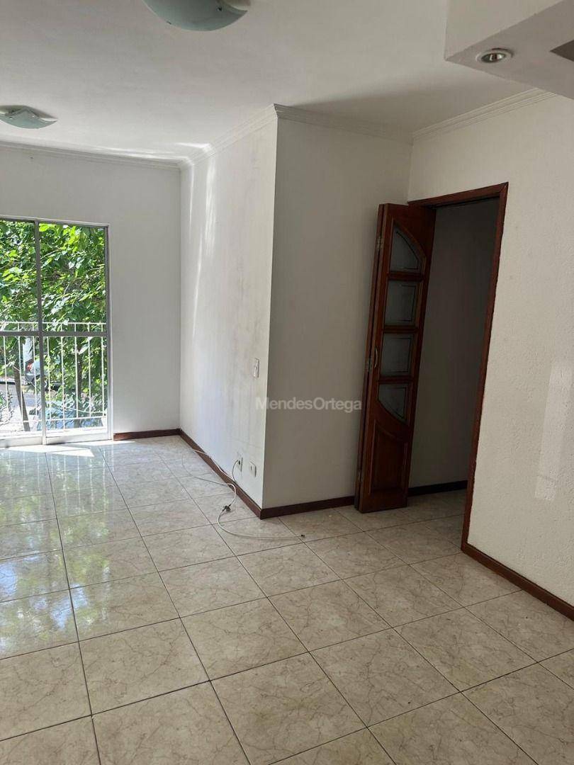 Apartamento para alugar com 2 quartos, 75m² - Foto 7