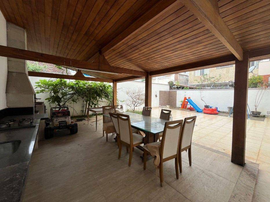 Casa para alugar com 5 quartos, 300m² - Foto 18
