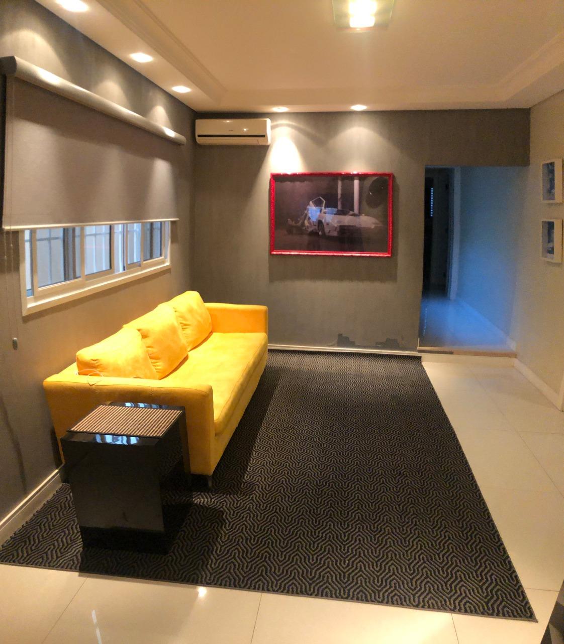 Casa à venda com 3 quartos, 200m² - Foto 1