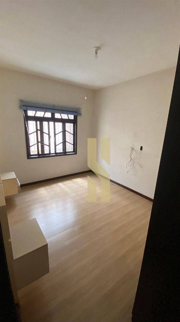 Casa à venda com 4 quartos, 282m² - Foto 15