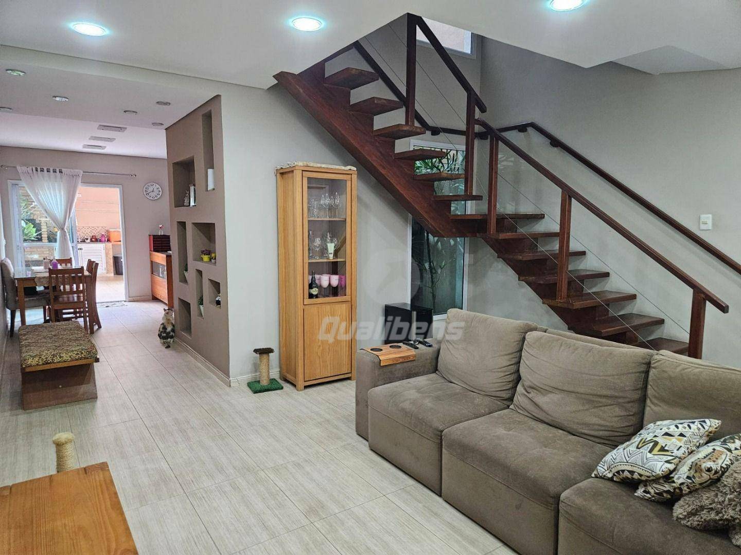 Sobrado à venda com 3 quartos, 179m² - Foto 1