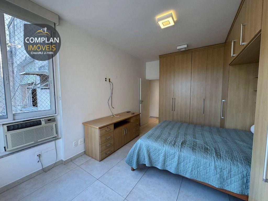 Apartamento para alugar com 3 quartos, 140m² - Foto 12