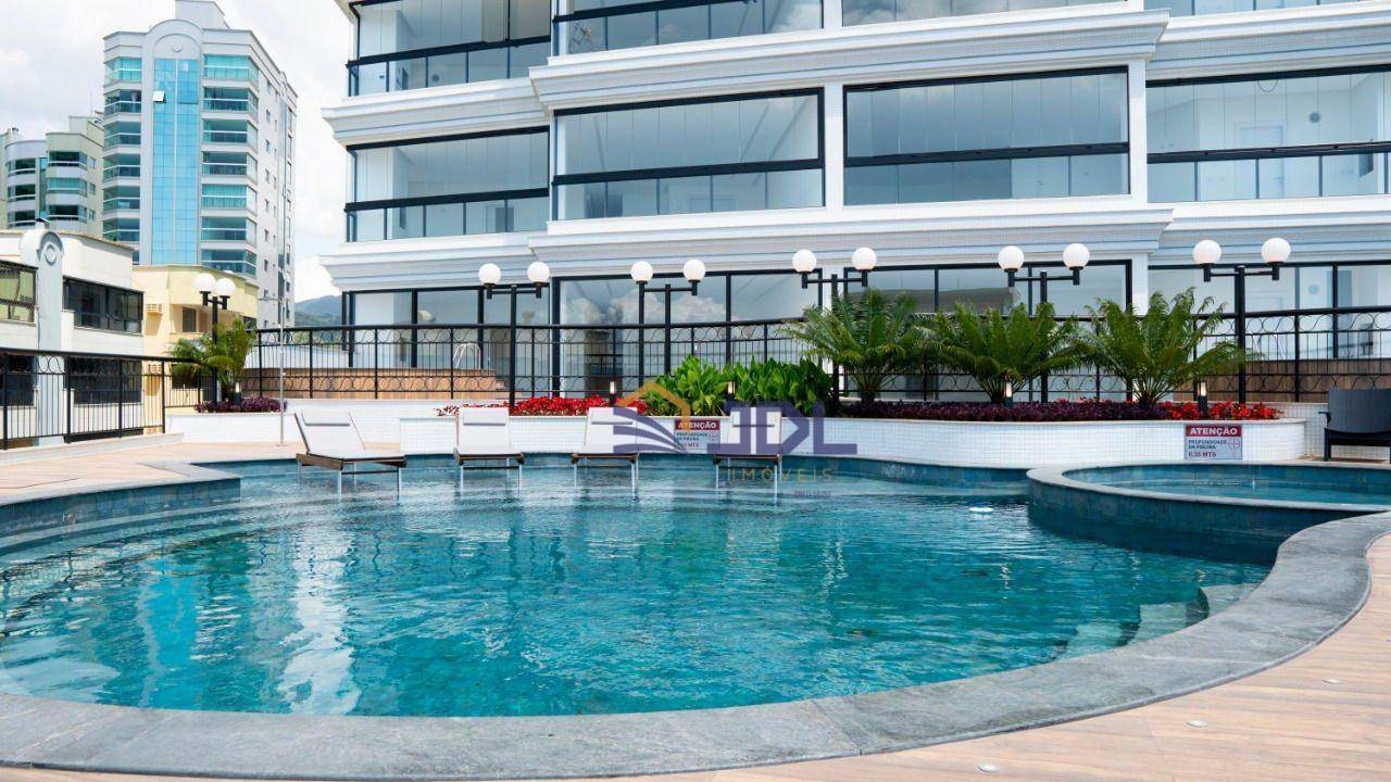 Apartamento à venda com 4 quartos, 200m² - Foto 6