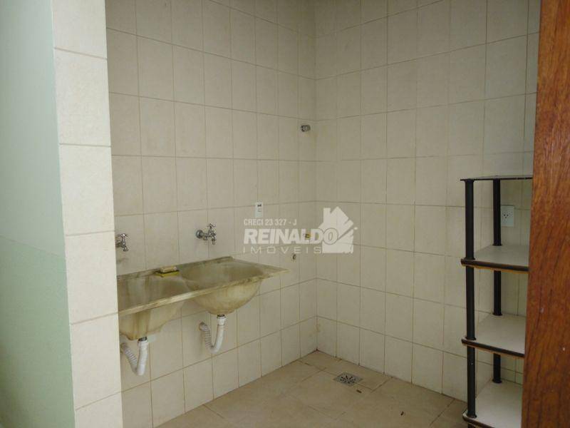 Casa de Condomínio para alugar com 3 quartos, 250m² - Foto 30