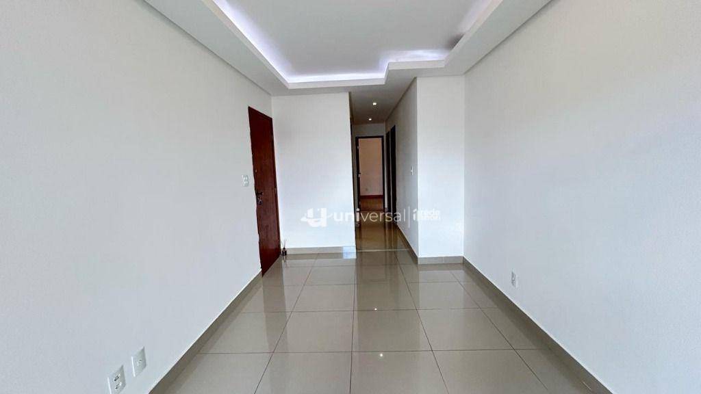 Apartamento à venda com 2 quartos, 77m² - Foto 3