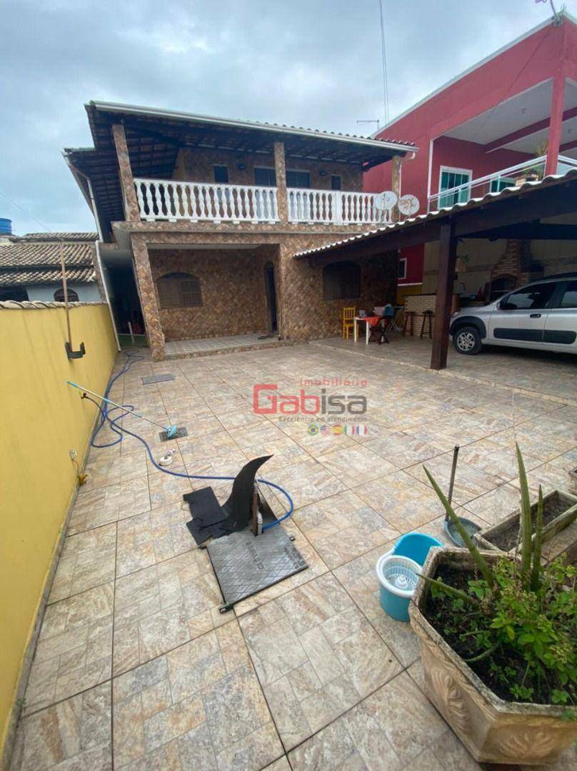 Casa à venda com 3 quartos, 300m² - Foto 2