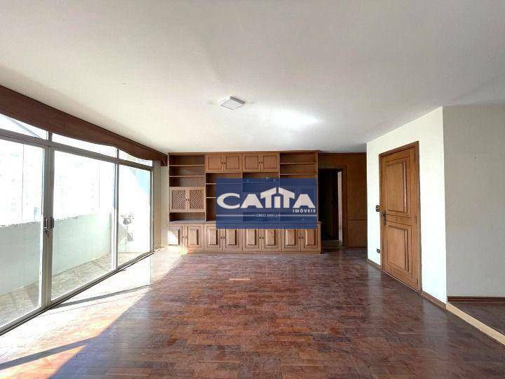 Apartamento à venda com 4 quartos, 210m² - Foto 1